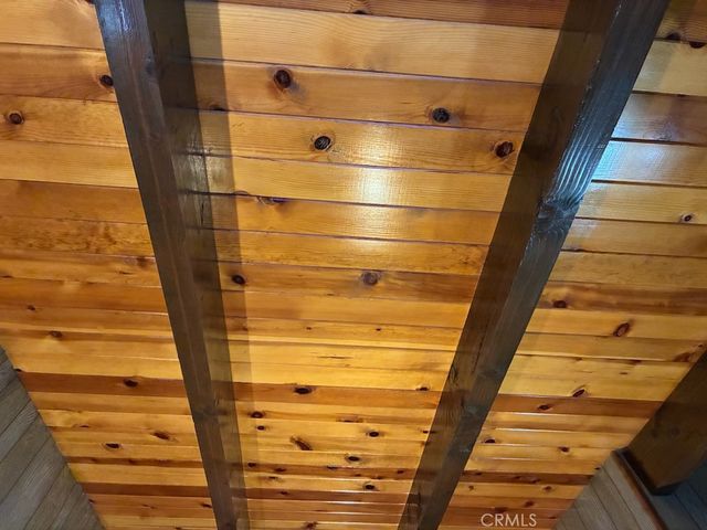 23992 Lakeview Dr., Crestline, CA 92325
