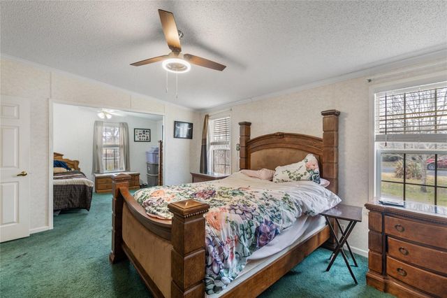 1005 Baumgarten ST, Schulenburg, TX 78956