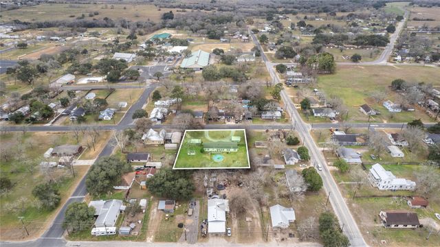 1005 Baumgarten ST, Schulenburg, TX 78956