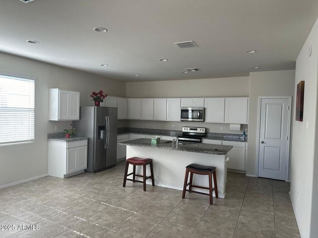 7811 W Riverside Avenue, Phoenix, AZ 85043