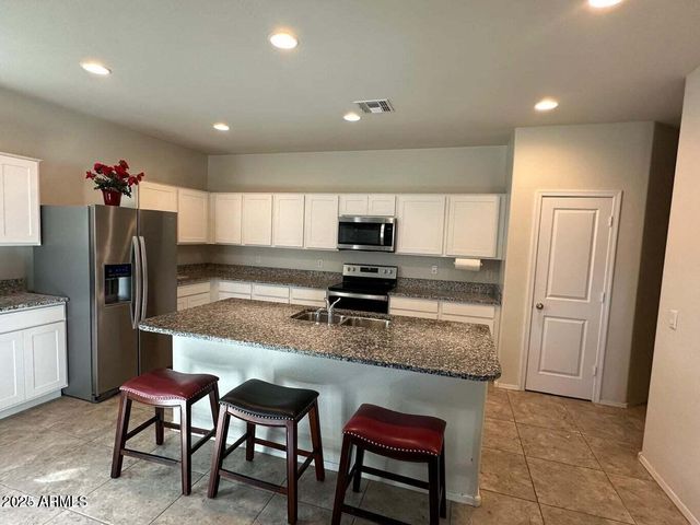 7811 W Riverside Avenue, Phoenix, AZ 85043