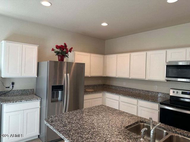 7811 W Riverside Avenue, Phoenix, AZ 85043