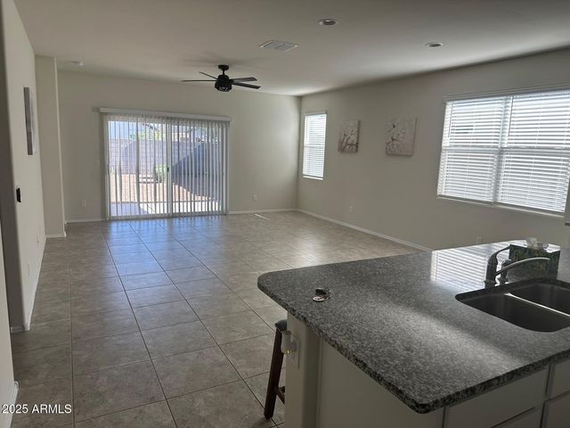 7811 W Riverside Avenue, Phoenix, AZ 85043