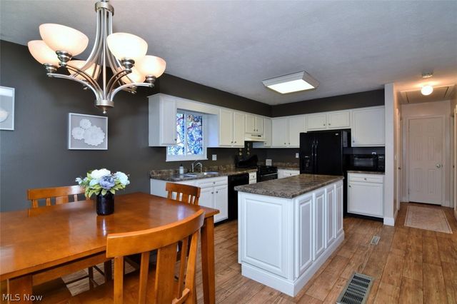 5454 Barton Road, North Olmsted, OH 44070