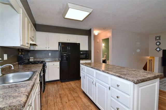 5454 Barton Road, North Olmsted, OH 44070