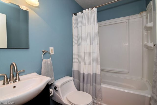 5454 Barton Road, North Olmsted, OH 44070