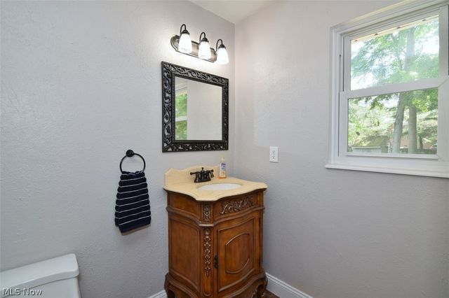 5454 Barton Road, North Olmsted, OH 44070