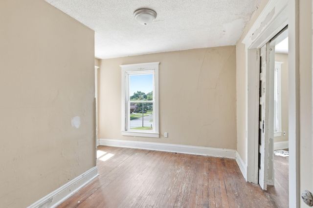 703 W BROADWAY, Columbia, MO 65203