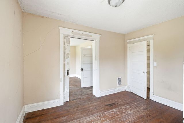 703 W BROADWAY, Columbia, MO 65203