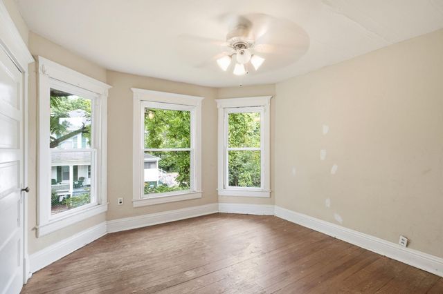 703 W BROADWAY, Columbia, MO 65203