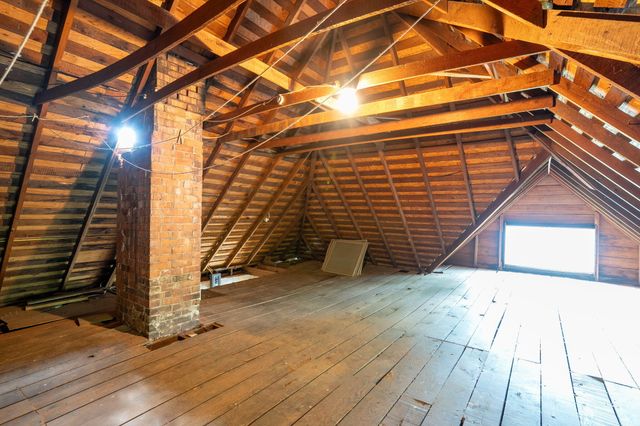703 W BROADWAY, Columbia, MO 65203