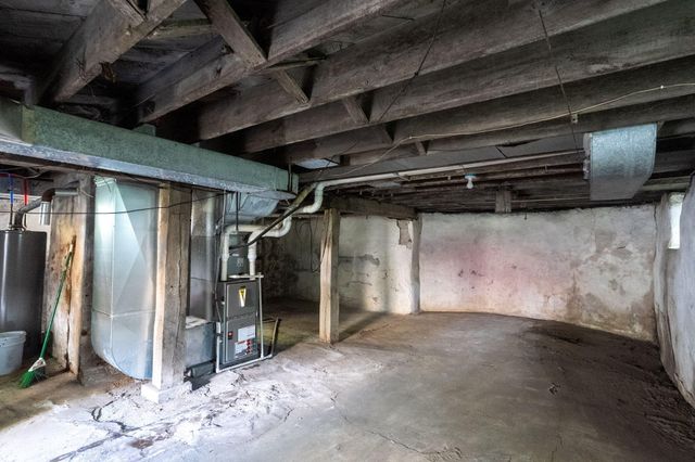 703 W BROADWAY, Columbia, MO 65203