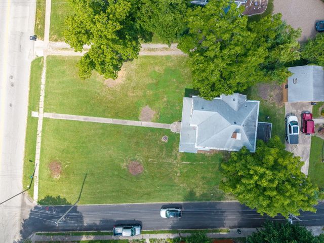 703 W BROADWAY, Columbia, MO 65203