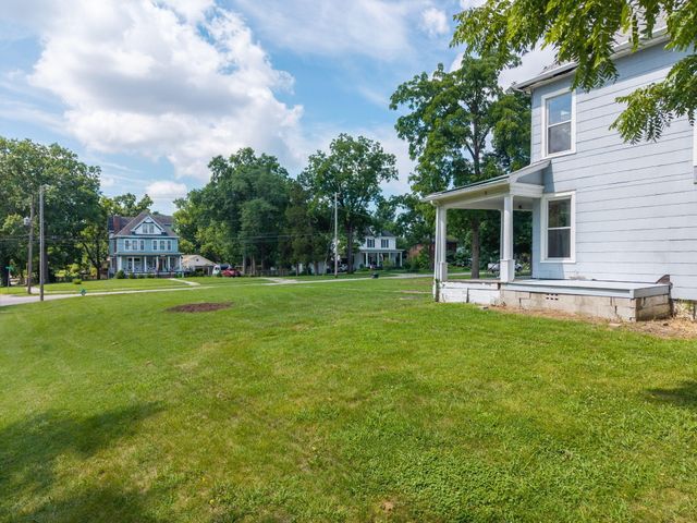 703 W BROADWAY, Columbia, MO 65203