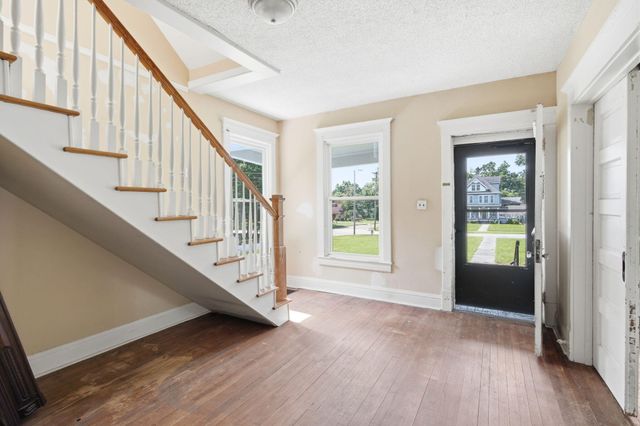 703 W BROADWAY, Columbia, MO 65203