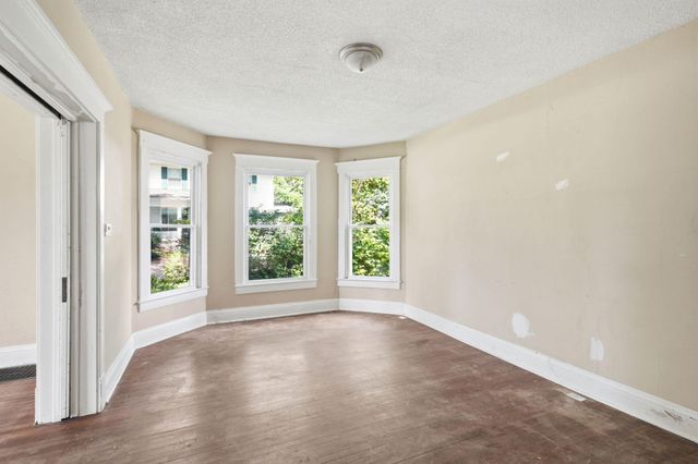 703 W BROADWAY, Columbia, MO 65203