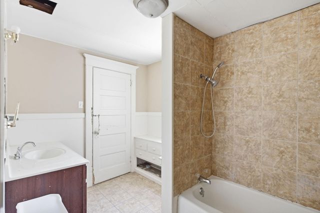 703 W BROADWAY, Columbia, MO 65203