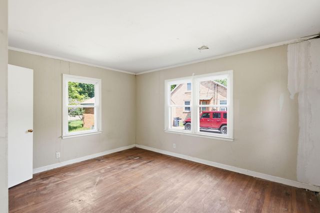 703 W BROADWAY, Columbia, MO 65203