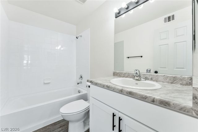 230 Mission Catalina Lane 202, Las Vegas, NV 89107