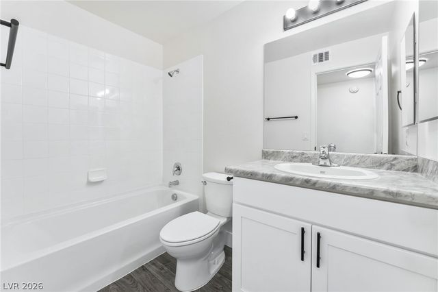 230 Mission Catalina Lane 202, Las Vegas, NV 89107