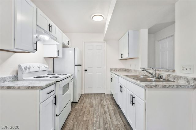 230 Mission Catalina Lane 202, Las Vegas, NV 89107