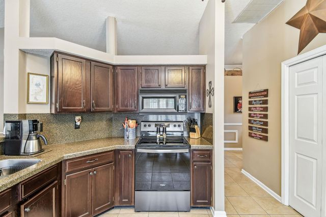 1712 Hawkins Cove Dr, Jacksonville, FL 32246