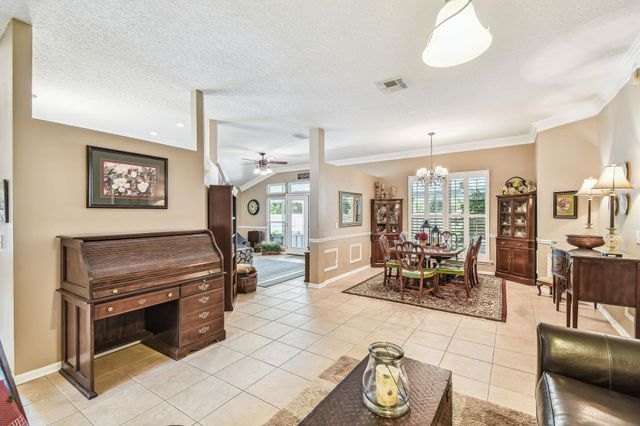 1712 Hawkins Cove Dr, Jacksonville, FL 32246