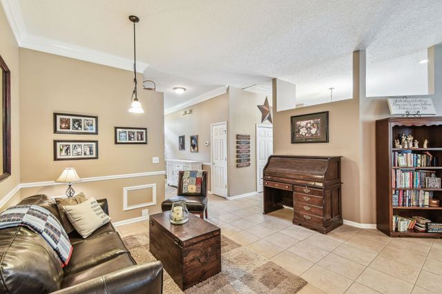 1712 Hawkins Cove Dr, Jacksonville, FL 32246