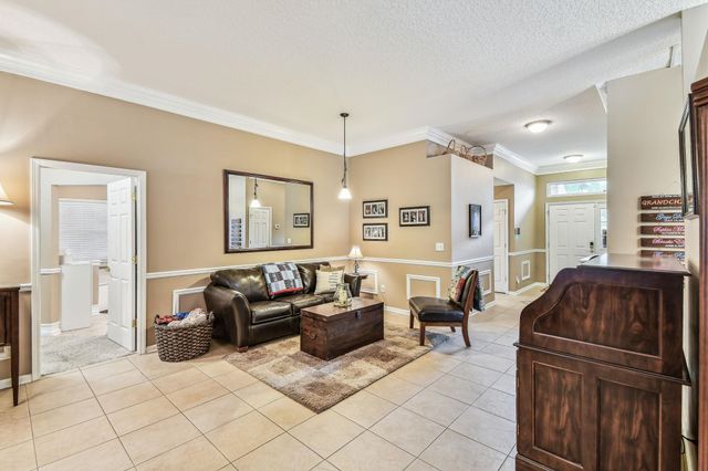 1712 Hawkins Cove Dr, Jacksonville, FL 32246