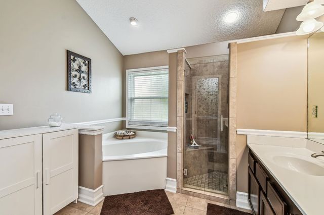 1712 Hawkins Cove Dr, Jacksonville, FL 32246