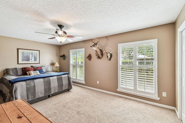 1712 Hawkins Cove Dr, Jacksonville, FL 32246