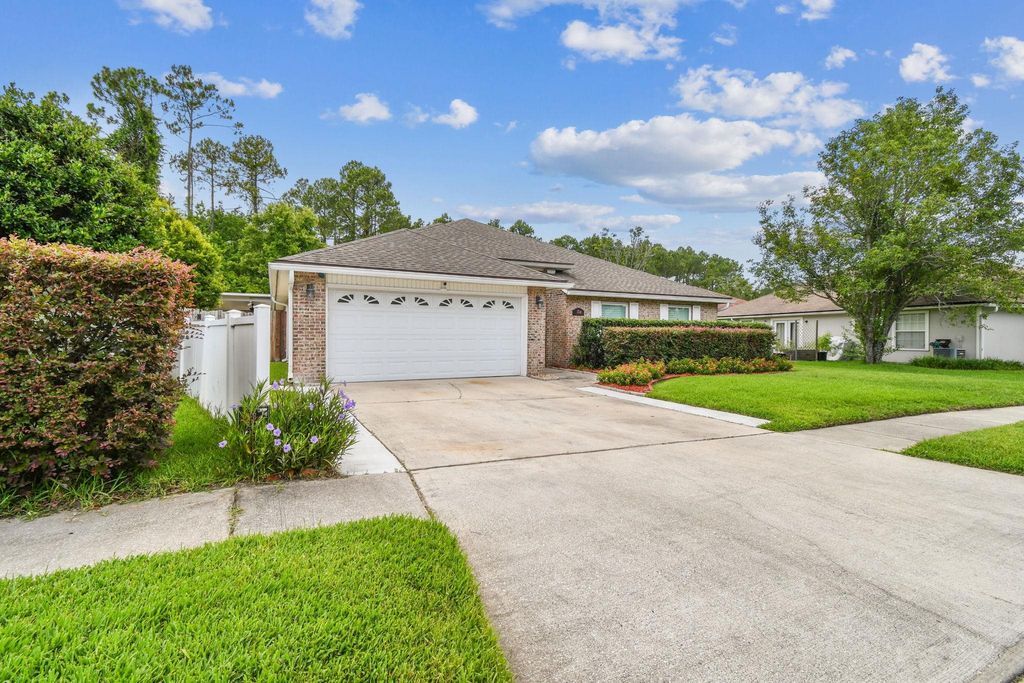 1712 Hawkins Cove Dr, Jacksonville, FL 32246