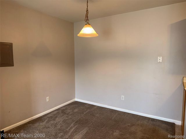 10041 ALLEN POINTE Drive, Allen Park, MI 48101