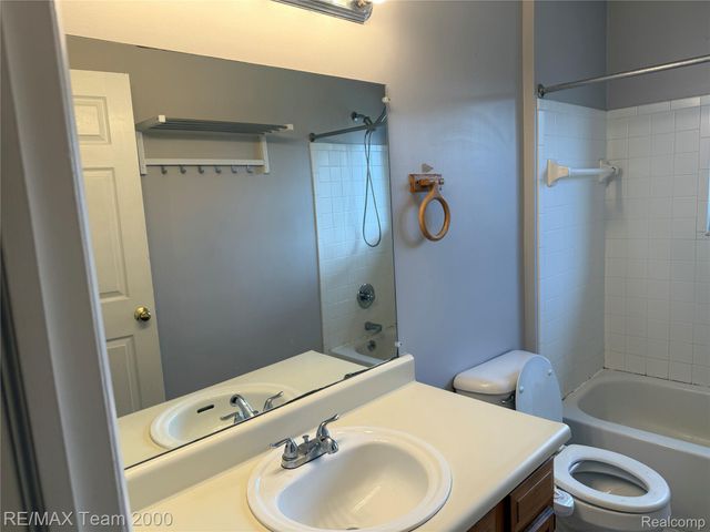 10041 ALLEN POINTE Drive, Allen Park, MI 48101