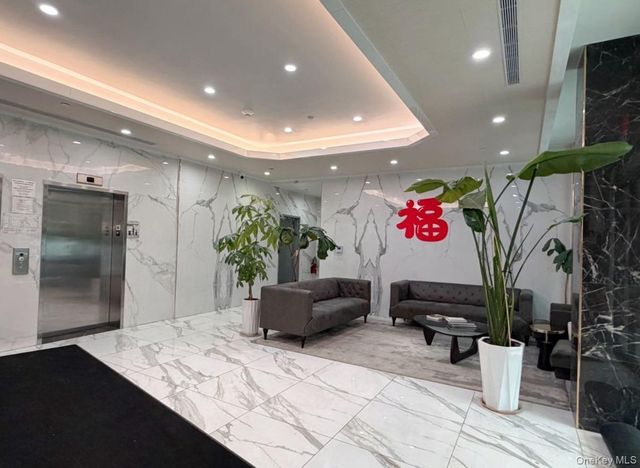 14427 Sanford Avenue 2P, Flushing, NY 11355