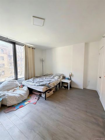 14427 Sanford Avenue 2P, Flushing, NY 11355