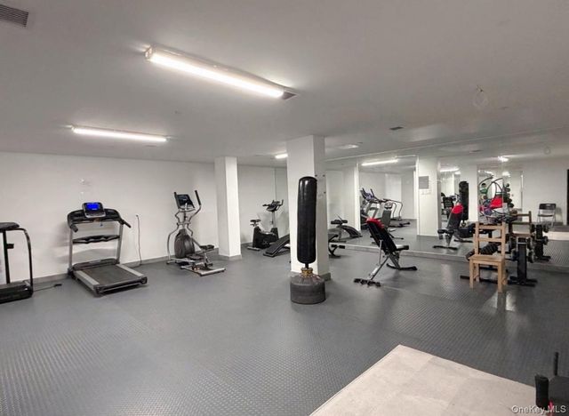 14427 Sanford Avenue 2P, Flushing, NY 11355