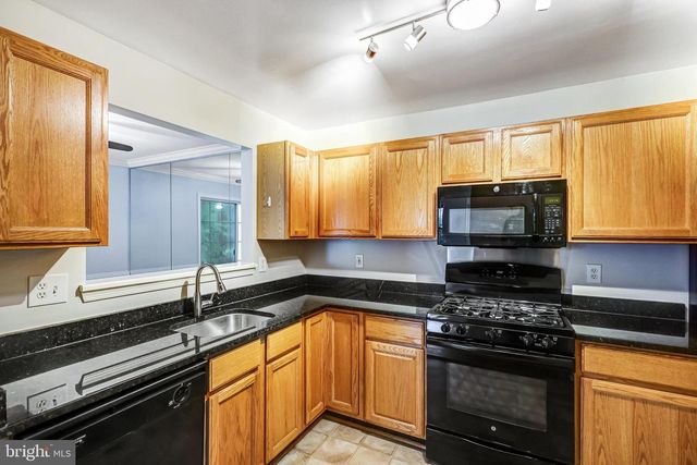 6604 NETTIES LN #1204, Alexandria, VA 22315