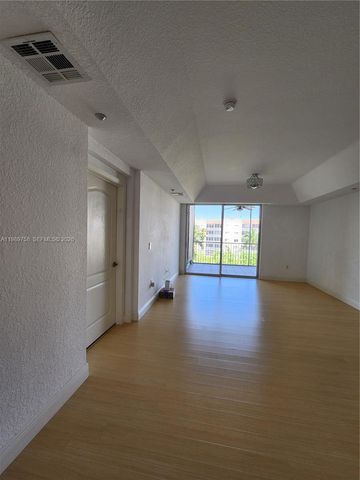 10710 NW 66th St 402, Doral, FL 33178