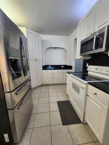 10710 NW 66th St 402, Doral, FL 33178