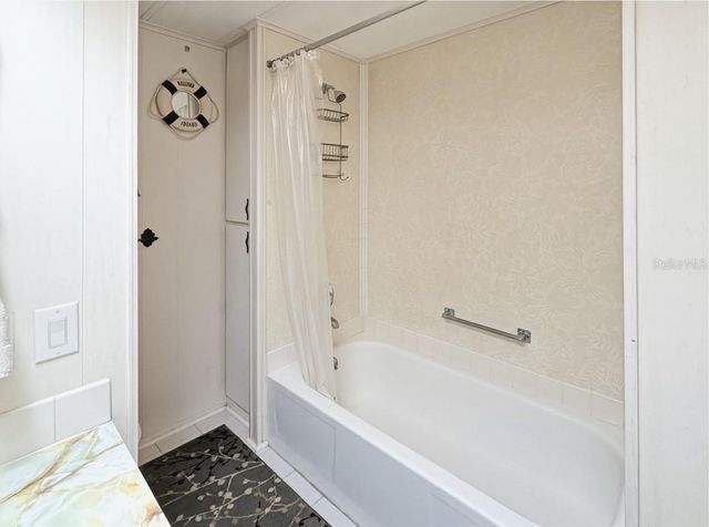 11 S BOBWHITE ROAD, Wildwood, FL 34785