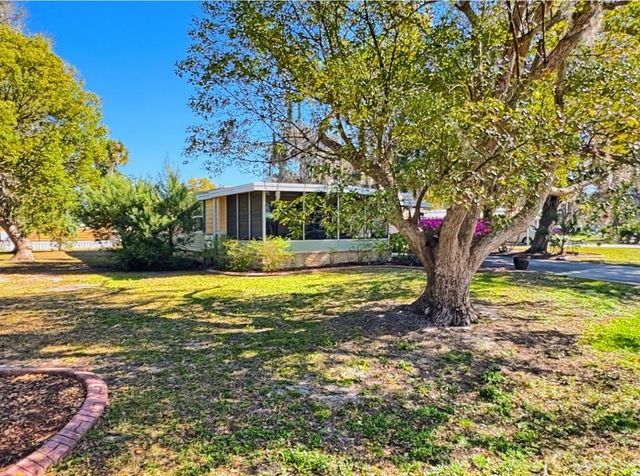 11 S BOBWHITE ROAD, Wildwood, FL 34785