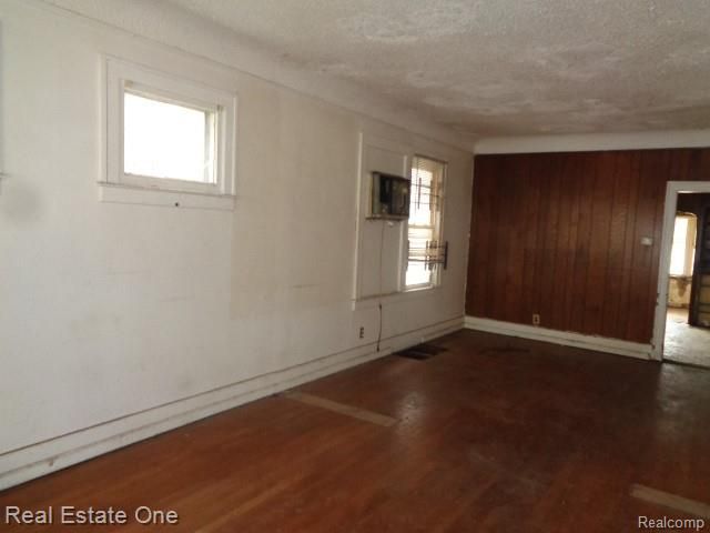 15727 Parkside Street, Detroit, MI 48238