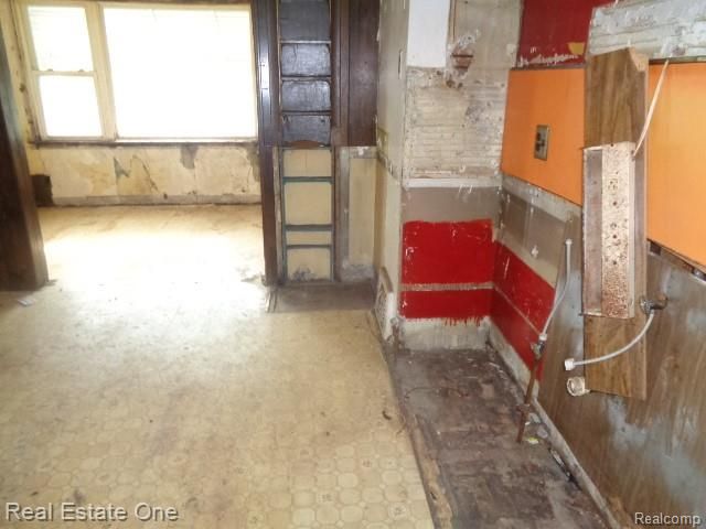 15727 Parkside Street, Detroit, MI 48238