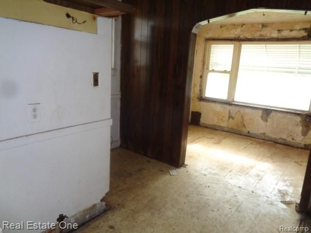 15727 Parkside Street, Detroit, MI 48238