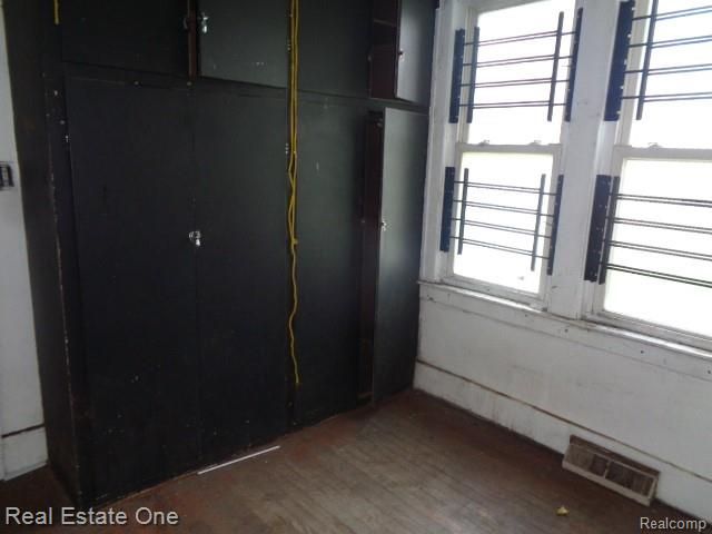 15727 Parkside Street, Detroit, MI 48238