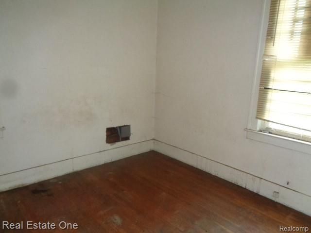 15727 Parkside Street, Detroit, MI 48238
