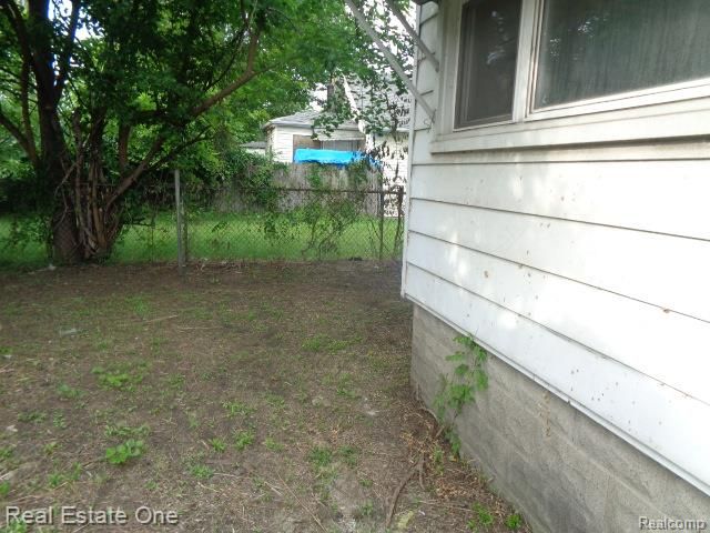 15727 Parkside Street, Detroit, MI 48238