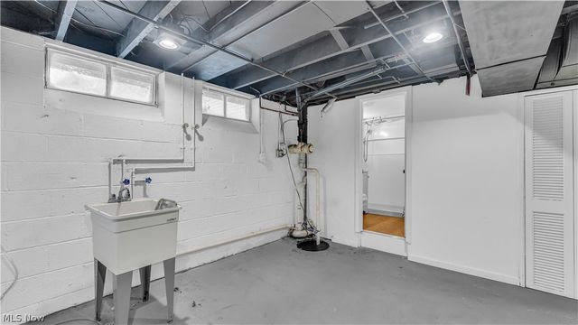 5861 Stearns Road, North Olmsted, OH 44070