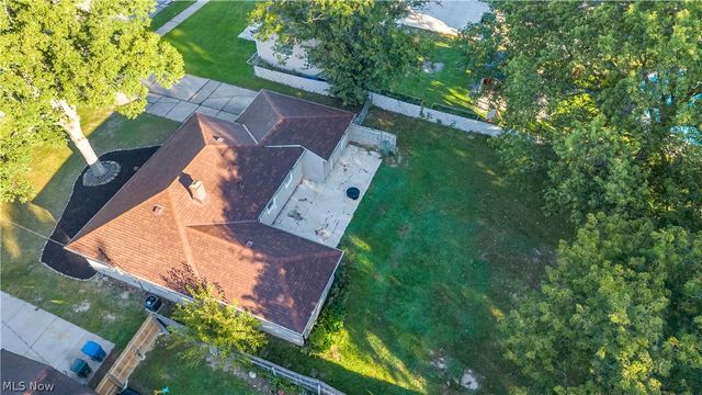 5861 Stearns Road, North Olmsted, OH 44070